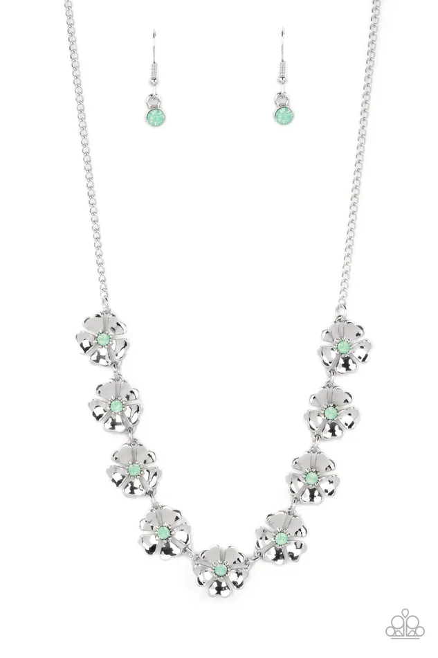 Paparazzi Accessories Earrings Petunia Palace Green
