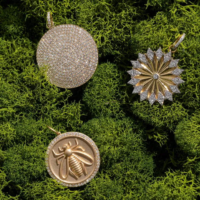 RACHEL LYNN CHICAGO Necklaces Yellow Gold Diamond Fluted Coin Pendant