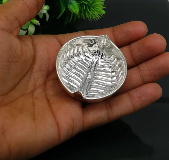 925 sterling silver handcrafted design tilak bowl sindur bowl kesar chandan saffron sandal bowl puja utensils baby feeder article su176 TRIBAL ORNAMENTS Necklaces 925 sterling silver handcrafted design tilak bowl sindur bowl kesar chandan saffron sandal bowl puja utensils baby feeder article su176 TRIBAL ORNAMENTS Necklaces