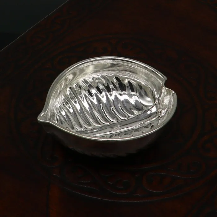 925 sterling silver handcrafted design tilak bowl sindur bowl kesar chandan saffron sandal bowl puja utensils baby feeder article su176 TRIBAL ORNAMENTS Necklaces 925 sterling silver handcrafted design tilak bowl sindur bowl kesar chandan saffron sandal bowl puja utensils baby feeder article su176 TRIBAL ORNAMENTS Necklaces