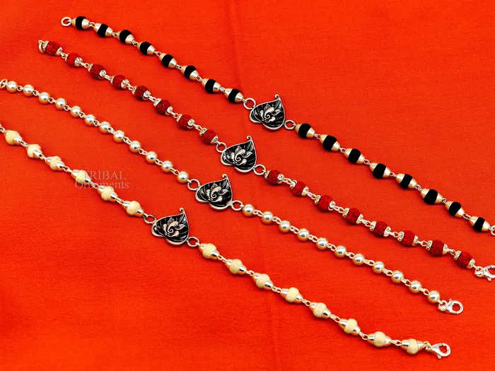Bracelets TRIBAL ORNAMENTS 925 sterling silver handmade lord Ganesha on Paanbetel leaf design Rakhi bracelet with amazing Rudraksha Tulsi beaded bracelet rk182 Bracelets TRIBAL ORNAMENTS 925 sterling silver handmade lord Ganesha on Paanbetel leaf design Rakhi bracelet with amazing Rudraksha Tulsi beaded bracelet rk182