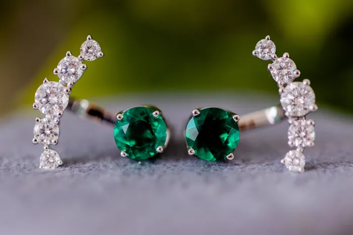 Earrings Green Gorgeous Gift Set 1 Pair of Earrings 2 Earring Jackets FIRE BRILLIANCE Earrings Green Gorgeous Gift Set 1 Pair of Earrings 2 Earring Jackets FIRE BRILLIANCE