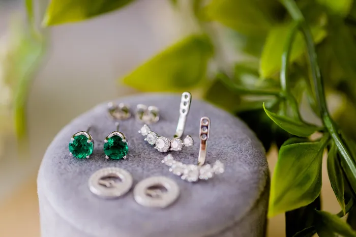 Earrings Green Gorgeous Gift Set 1 Pair of Earrings 2 Earring Jackets FIRE BRILLIANCE
