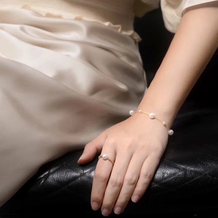 Rings Pearly Lustre 18k Solid Gold Akoya Pearl Ring KR00036
