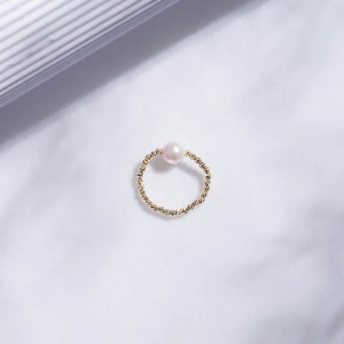 Rings Pearly Lustre 18k Solid Gold Akoya Pearl Ring KR00036