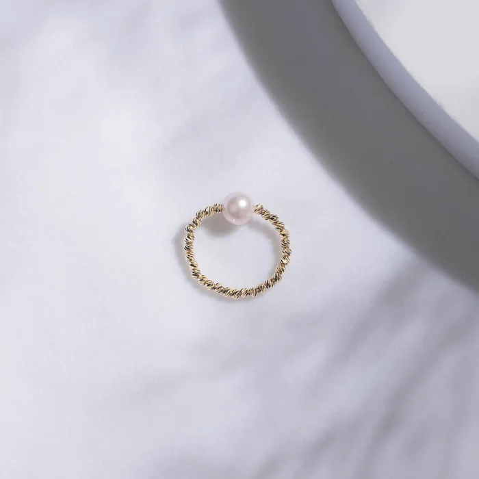 Rings Pearly Lustre 18k Solid Gold Akoya Pearl Ring KR00036