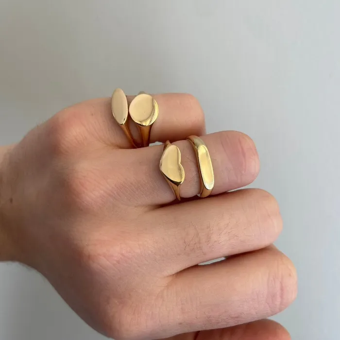 Croghans Rings 18K Yellow Gold Oval Bar Signet Ring Croghans Rings 18K Yellow Gold Oval Bar Signet Ring