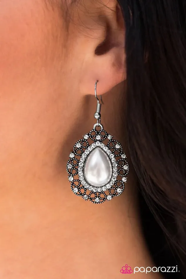 Earrings Paparazzi Earring Always Wear Your Crown White Paparazzi Jewelry