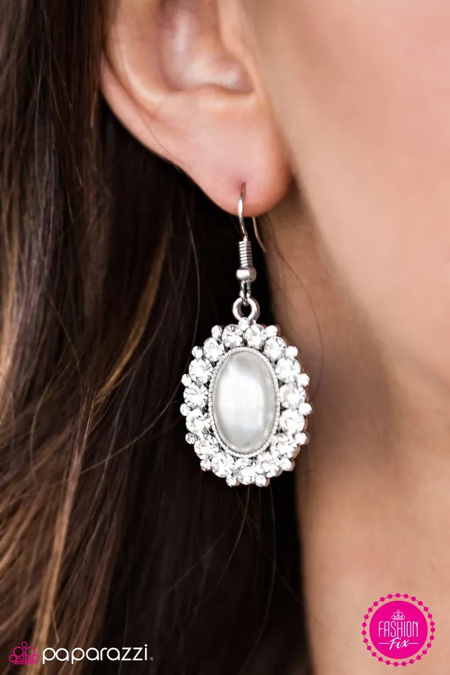 Earrings Paparazzi Jewelry Paparazzi Earring Call Me Cinderella White
