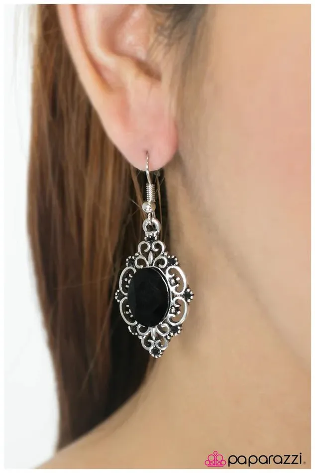 Earrings Paparazzi Jewelry Paparazzi Earring Made of Money Black
