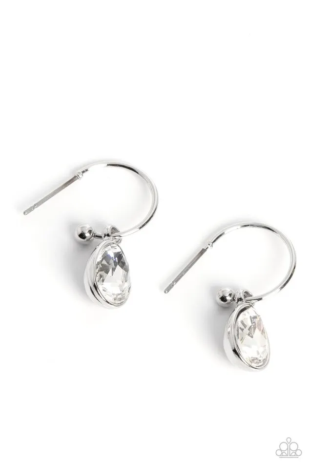 Earrings Paparazzi Jewelry Paparazzi Earring Teardrop Tassel White
