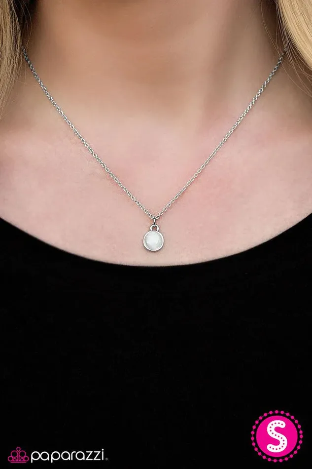 Necklaces Paparazzi Jewelry Paparazzi Necklace Let There Be MOONLIGHT White