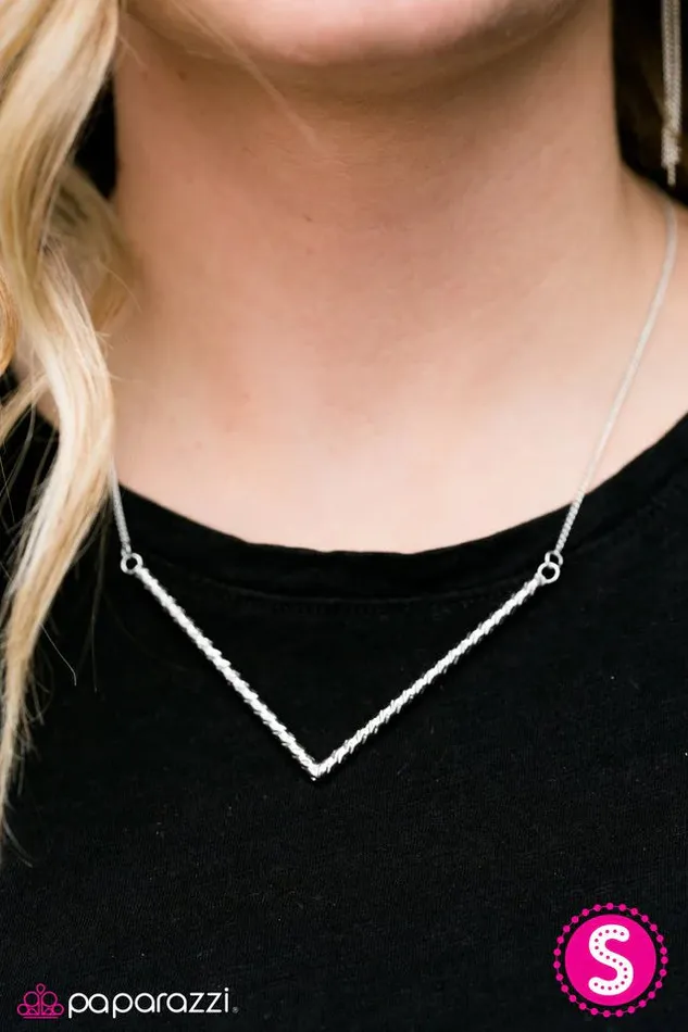 Necklaces Paparazzi Jewelry Paparazzi Necklace Point It Out Silver