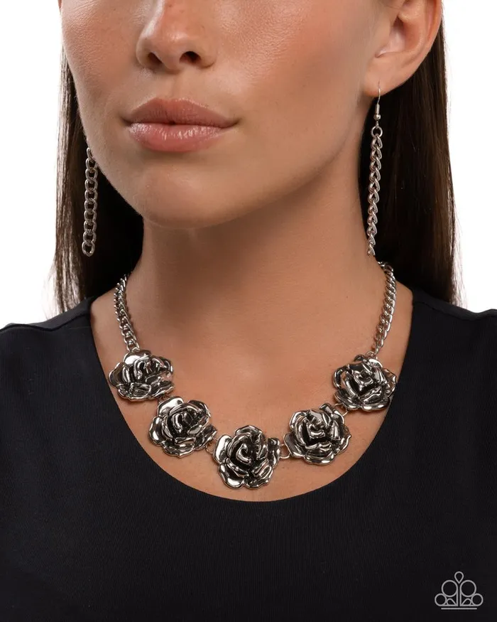 Necklaces Paparazzi Jewelry Paparazzi Necklace Refreshing Roses Silver