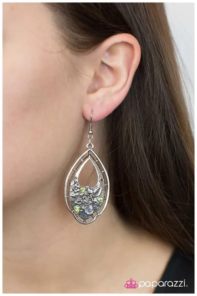 Paparazzi Earring Decorated Detail Green Paparazzi Jewelry Earrings