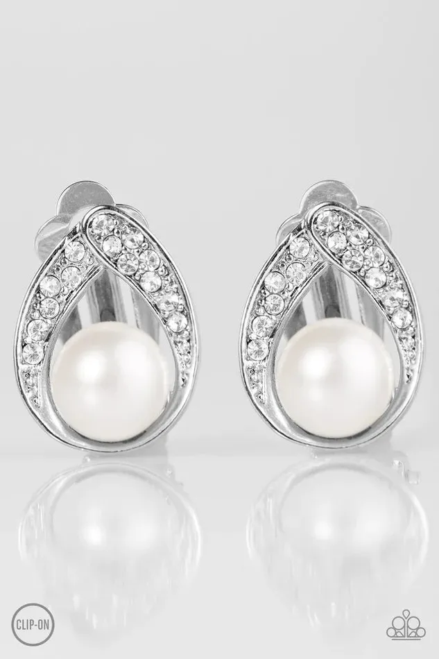 Paparazzi Earring Top CLASSIC White Paparazzi Jewelry Earrings