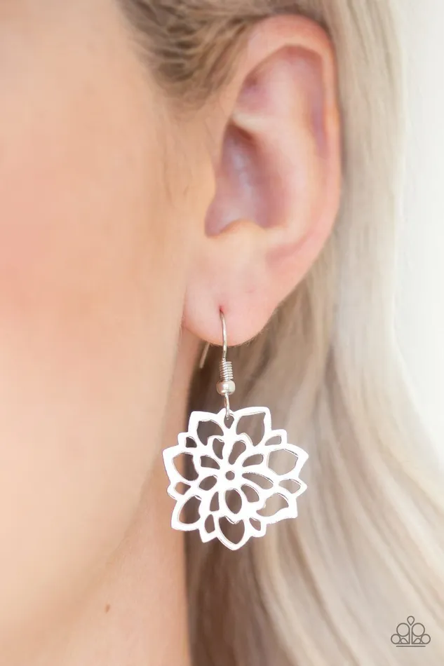 Paparazzi Jewelry Earrings Paparazzi Earring Darling Dahlia Silver