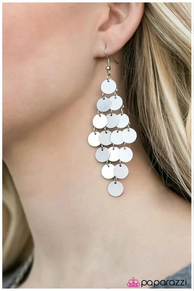 Paparazzi Jewelry Earrings Paparazzi Earring Funky Town White
