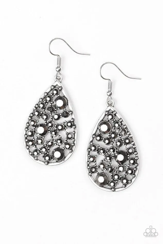 Paparazzi Jewelry Earrings Paparazzi Earring GLOW With The Flow Silver