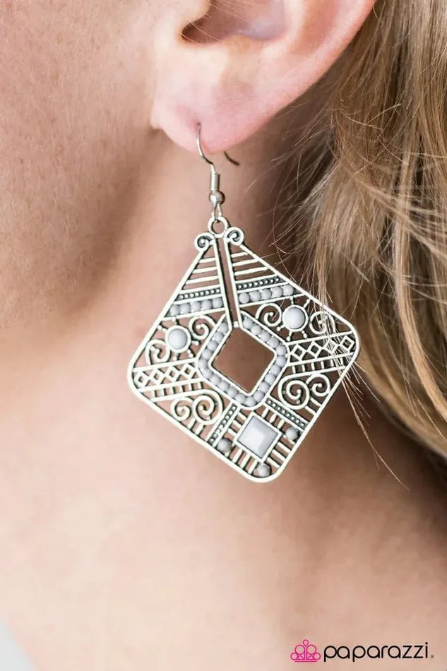 Paparazzi Jewelry Earrings Paparazzi Earring Let It CONGO Silver