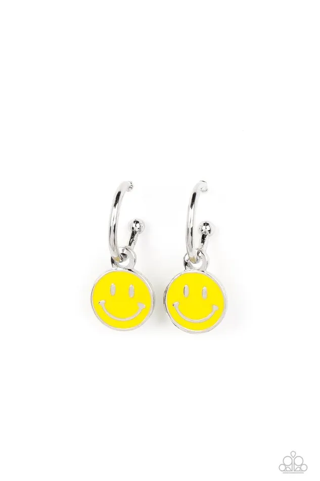 Paparazzi Jewelry Earrings Paparazzi Earring Subtle Smile Yellow