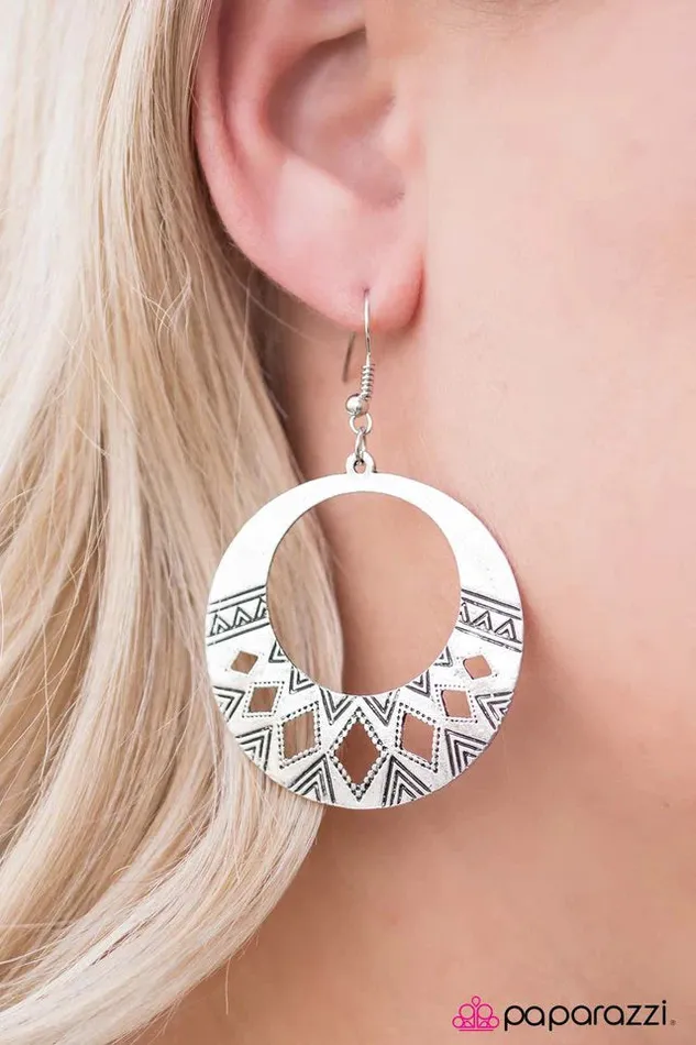 Paparazzi Jewelry Earrings Paparazzi Earring Welcome To The Amazon Silver