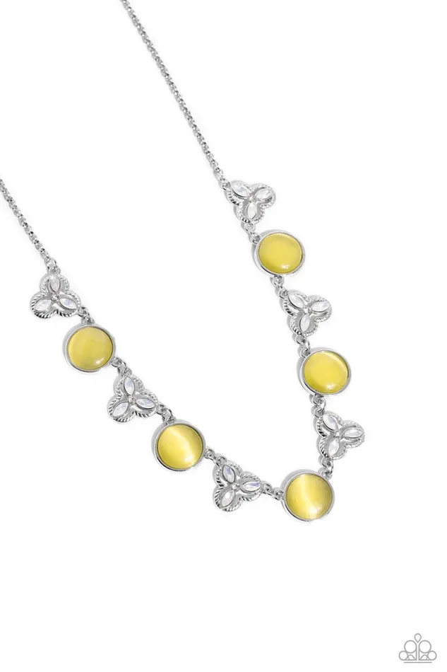 Paparazzi Jewelry Necklaces Paparazzi Necklace Floral Crowned Yellow Paparazzi Jewelry Necklaces Paparazzi Necklace Floral Crowned Yellow