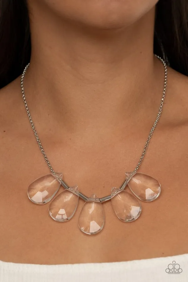 Paparazzi Jewelry Necklaces Paparazzi Necklace HEIR It Out White