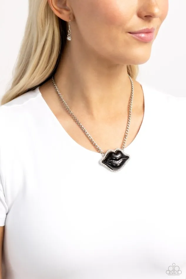 Paparazzi Jewelry Necklaces Paparazzi Necklace Lip Locked Black