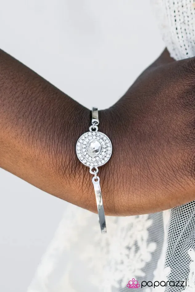 Paparazzi Jewelry Paparazzi Bracelet Living Large White Bracelets