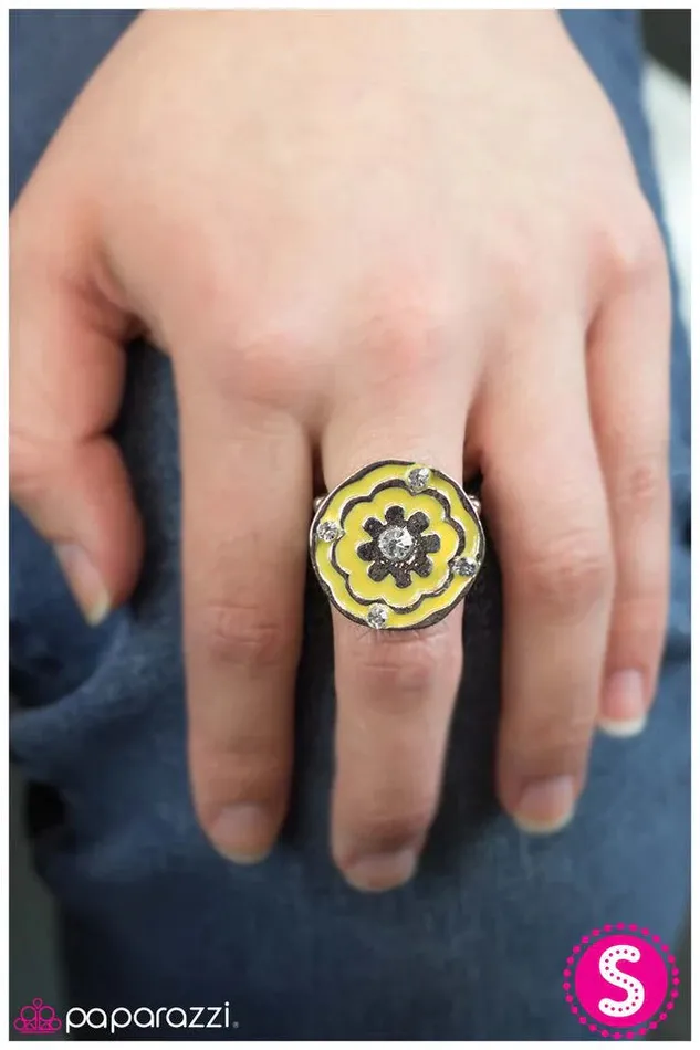 Paparazzi Jewelry Rings Paparazzi Ring Daisy Mae Yellow