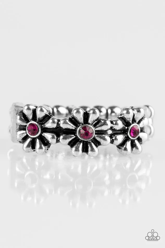 Paparazzi Jewelry Rings Paparazzi Ring Dancing Daisies Pink