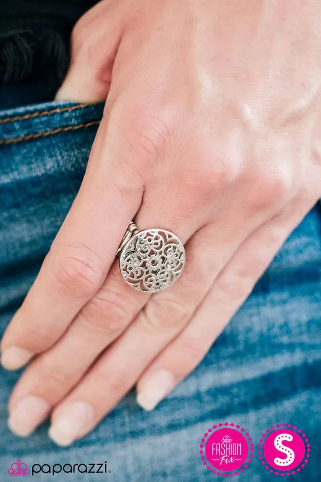 Paparazzi Jewelry Rings Paparazzi Ring Summer Lounge Silver