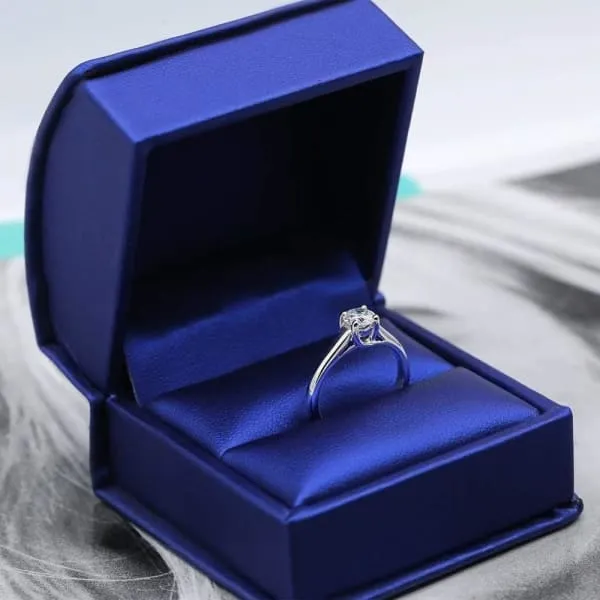 Rings Diamond Source NYC Platinum Round cut Diamond Engagement ring ENG5009