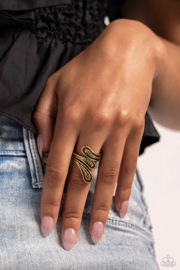 Rings Paparazzi Jewelry Paparazzi Ring Flared Fashion Brass