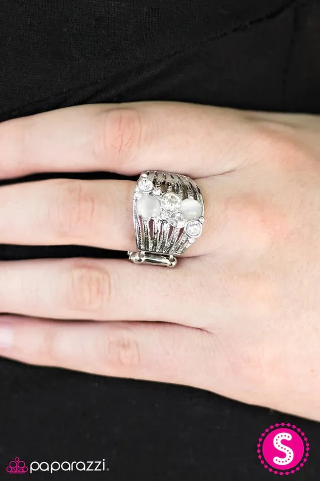 Rings Paparazzi Jewelry Paparazzi Ring I Love You To The Moon and Back White