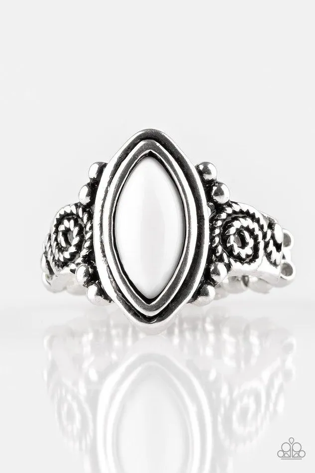 Rings Paparazzi Jewelry Paparazzi Ring ZOO Hot To Handle White